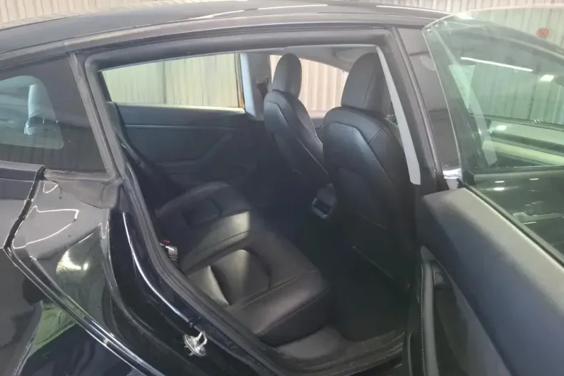 Tesla Model 3 din 2021 cu 63.103 km - oferta TES141584 - foto 9