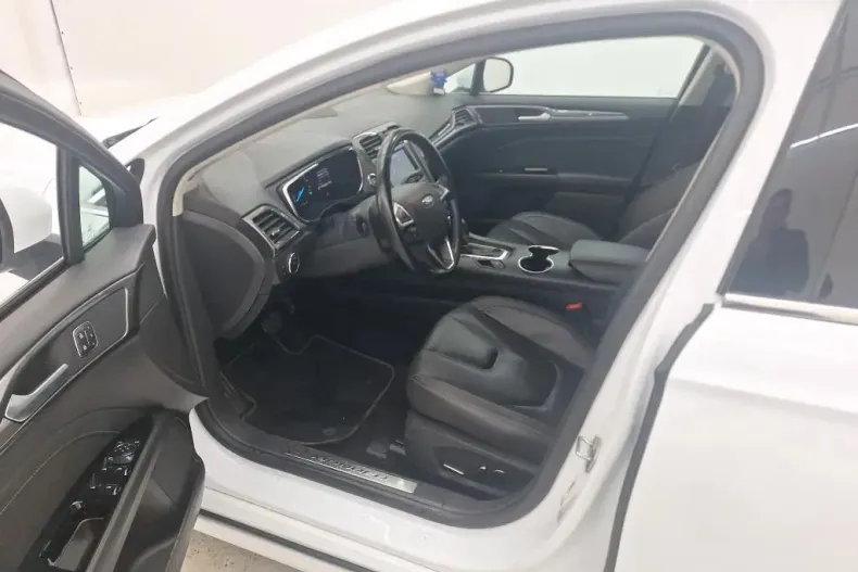 Ford Mondeo din 2022 cu 60.730 km - oferta FOR141596 - foto 3