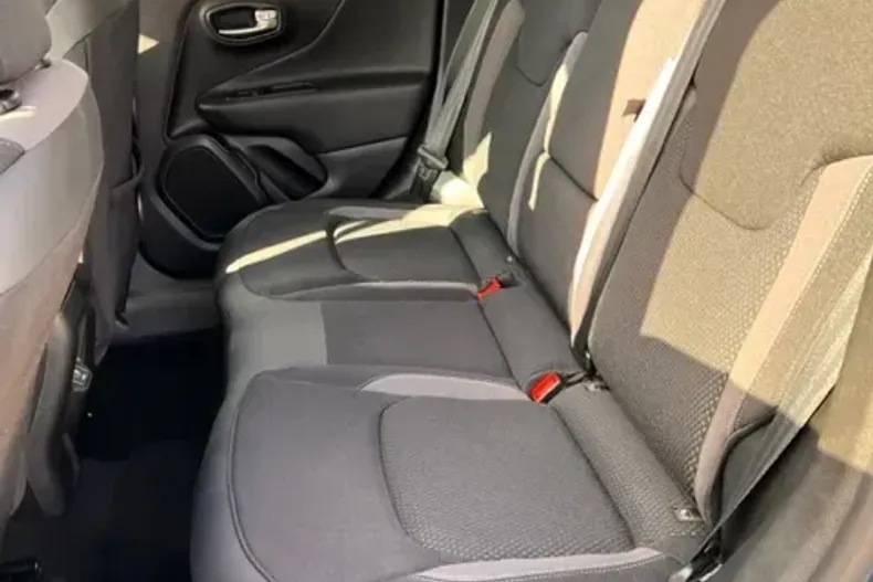 Jeep Renegade din 2022 cu 23.000 km - oferta JEE141608 - foto 16