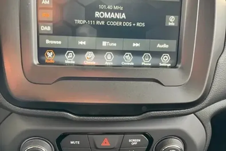 Jeep Renegade din 2022 cu 23.000 km - oferta JEE141608 - foto 22