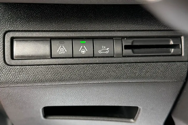 Peugeot 3008 din 2021 cu 164.000 km - oferta PEU141617 - foto 13