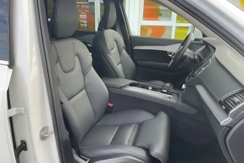 Volvo XC90 din 2023 cu 43.400 km - oferta VOL141655 - foto 17