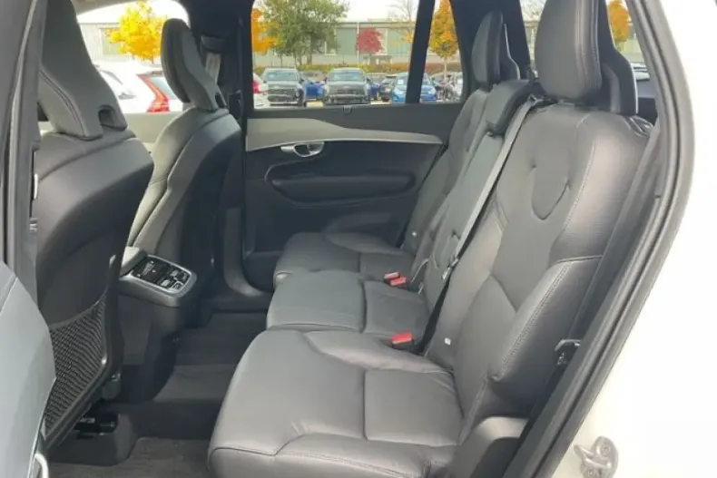 Volvo XC90 din 2023 cu 43.400 km - oferta VOL141655 - foto 19