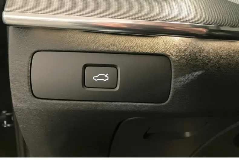 Volvo XC90 din 2023 cu 21.990 km - oferta VOL141660 - foto 21