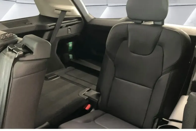 Volvo XC90 din 2023 cu 21.990 km - oferta VOL141660 - foto 27