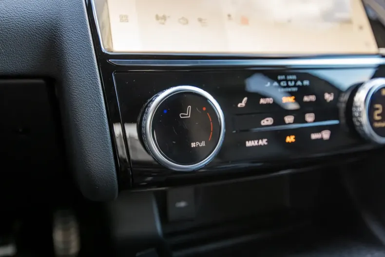 Jaguar E-Pace din 2024 cu 21.950 km - oferta JAG141664 - foto 19