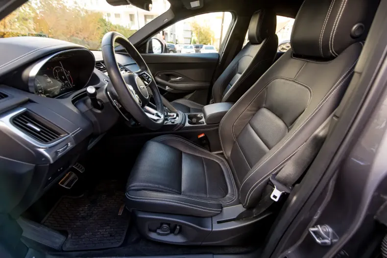 Jaguar E-Pace din 2024 cu 21.950 km - oferta JAG141664 - foto 24