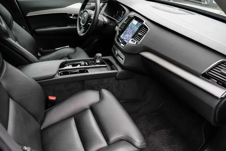 Volvo XC90 din 2023 cu 34.624 km - oferta VOL141670 - foto 12