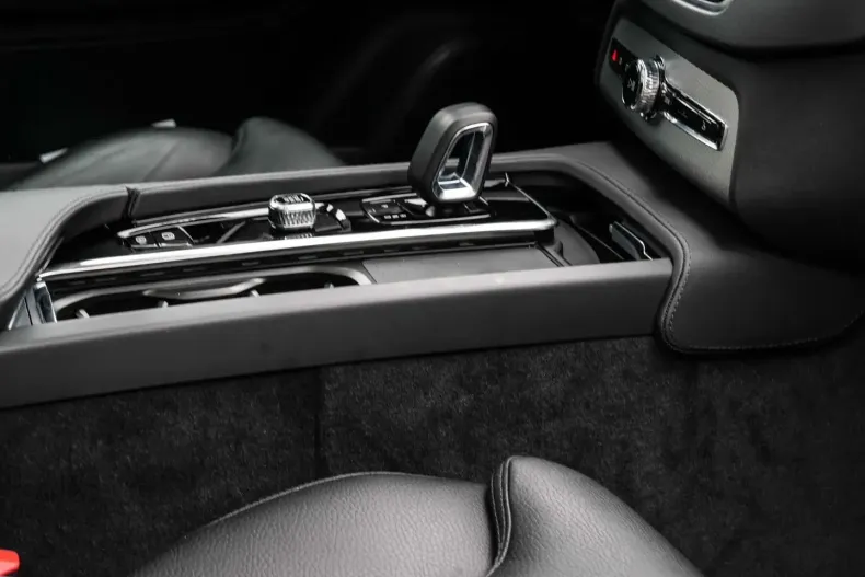 Volvo XC90 din 2023 cu 34.624 km - oferta VOL141670 - foto 14