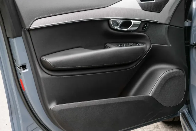 Volvo XC90 din 2023 cu 34.624 km - oferta VOL141670 - foto 18