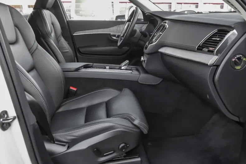 Volvo XC90 din 2023 cu 21.700 km - oferta VOL141677 - foto 6