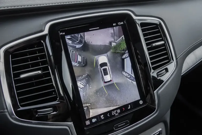 Volvo XC90 din 2023 cu 21.700 km - oferta VOL141677 - foto 8