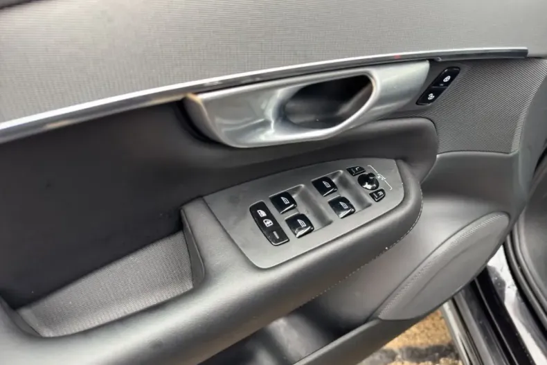 Volvo XC90 din 2024 cu 28.461 km - oferta VOL141686 - foto 11