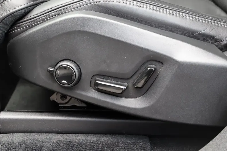 Volvo XC90 din 2023 cu 31.180 km - oferta VOL141691 - foto 11