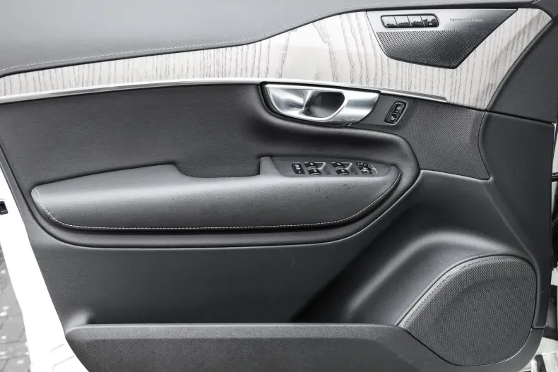 Volvo XC90 din 2023 cu 18.442 km - oferta VOL141693 - foto 10