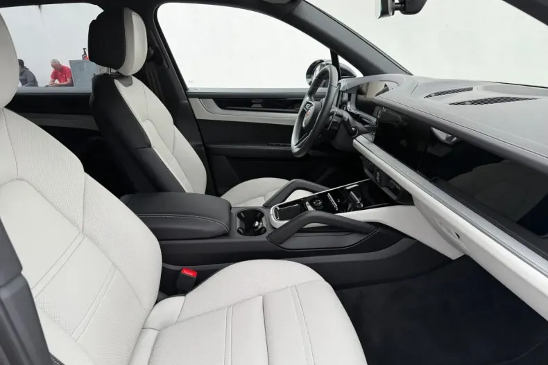 Porsche Cayenne din 2024 cu 12.858 km - oferta POR141702 - foto 10