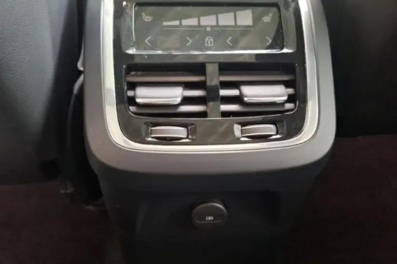 Volvo XC90 din 2022 cu 55.910 km - oferta VOL141723 - foto 16