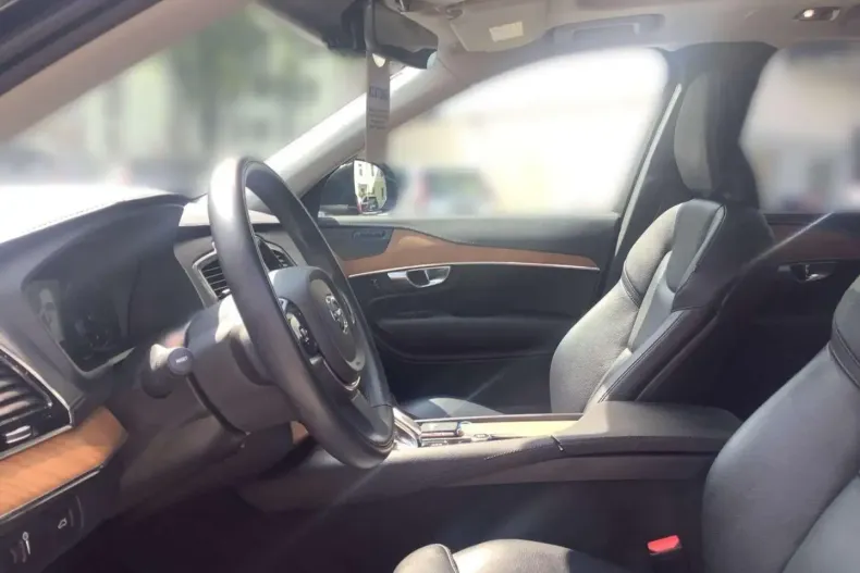 Volvo XC90 din 2022 cu 60.500 km - oferta VOL141725 - foto 7