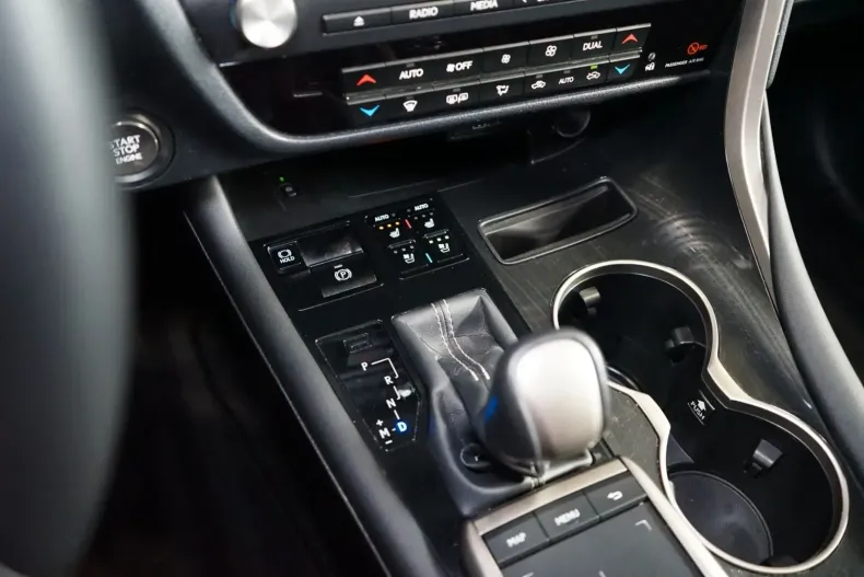 Lexus RX 300 din 2022 cu 70.583 km - oferta LEX141729 - foto 18