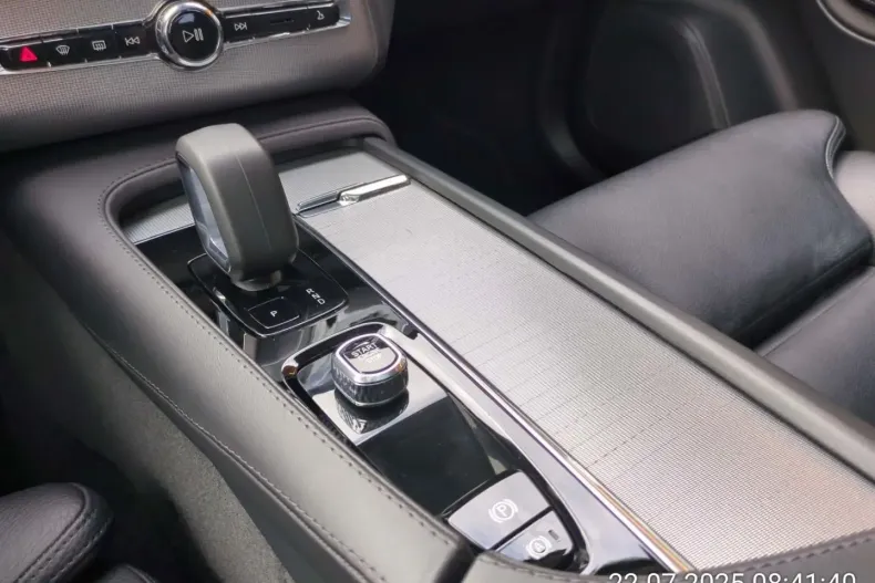 Volvo XC90 din 2022 cu 72.100 km - oferta VOL141730 - foto 26