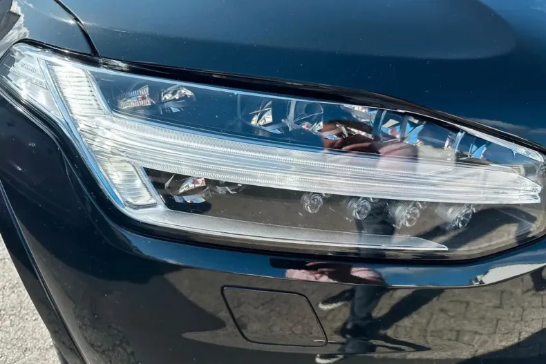 Volvo XC90 din 2022 cu 58.100 km - oferta VOL141731 - foto 5