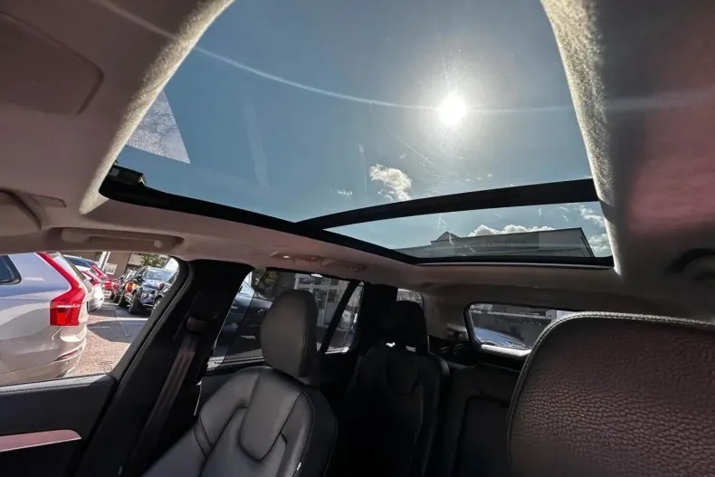 Volvo XC90 din 2022 cu 58.100 km - oferta VOL141731 - foto 27