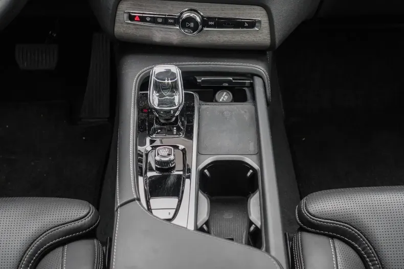 Volvo XC90 din 2023 cu 32.200 km - oferta VOL141733 - foto 11