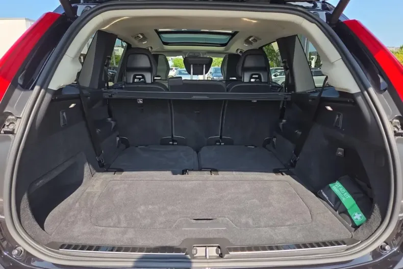 Volvo XC90 din 2022 cu 62.651 km - oferta VOL141769 - foto 16