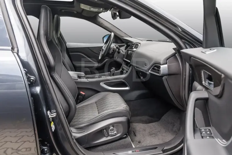 Jaguar F-Pace din 2020 cu 42.585 km - oferta JAG141770 - foto 3