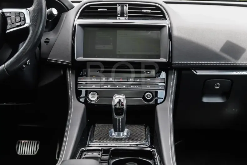 Jaguar F-Pace din 2020 cu 42.585 km - oferta JAG141770 - foto 12