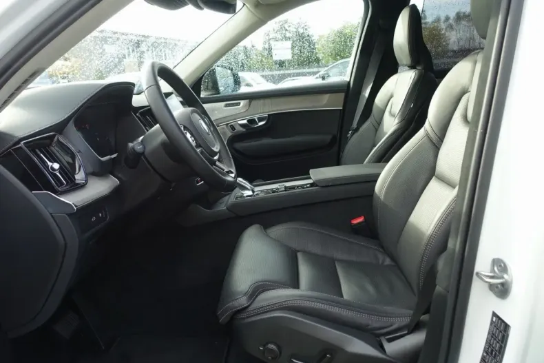 Volvo XC90 din 2025 cu 13.150 km - oferta VOL141776 - foto 9