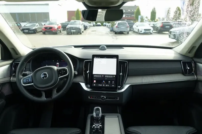 Volvo XC90 din 2025 cu 13.150 km - oferta VOL141776 - foto 13