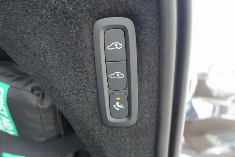 Volvo XC90 din 2025 cu 13.150 km - oferta VOL141776 - foto 23