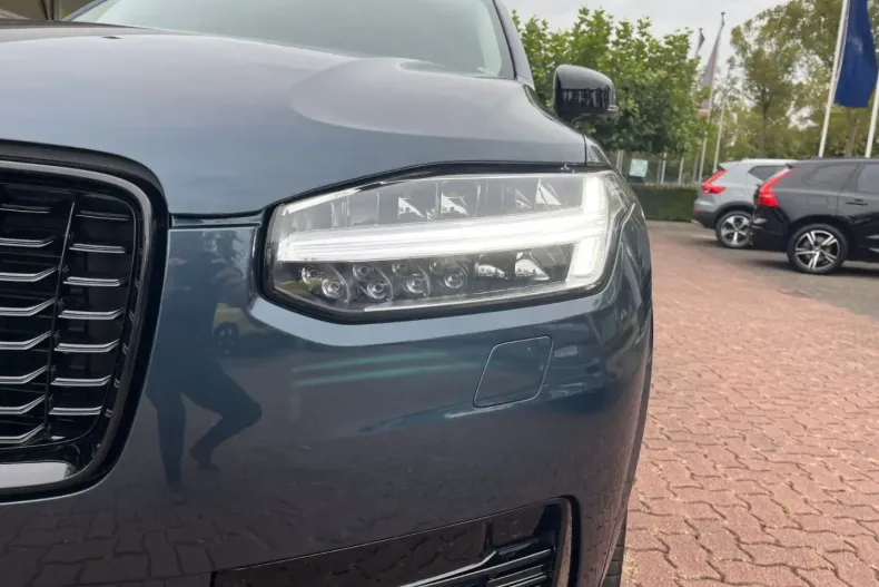 Volvo XC90 din 2024 cu 26.990 km - oferta VOL141781 - foto 3