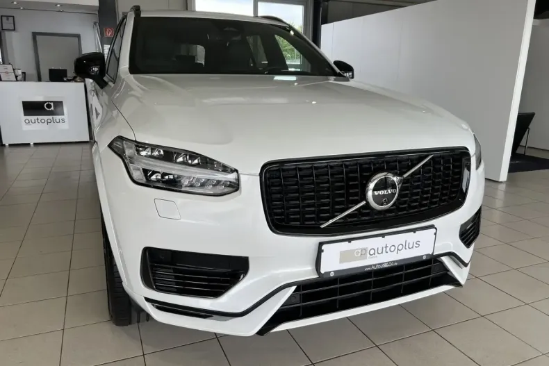Volvo XC90 din 2024 cu 24.697 km - oferta VOL141786 - foto 3