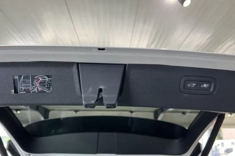 Volvo XC90 din 2024 cu 24.697 km - oferta VOL141786 - foto 15