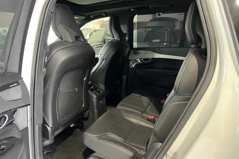 Volvo XC90 din 2024 cu 24.697 km - oferta VOL141786 - foto 16