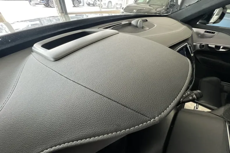 Volvo XC90 din 2024 cu 24.697 km - oferta VOL141786 - foto 19