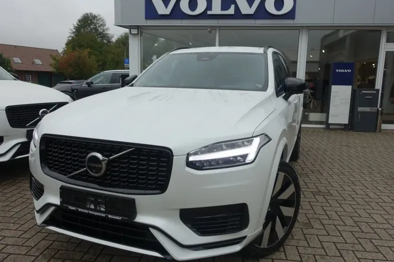 Volvo XC90 din 2024 cu 12.900 km - oferta VOL141789 - foto 1