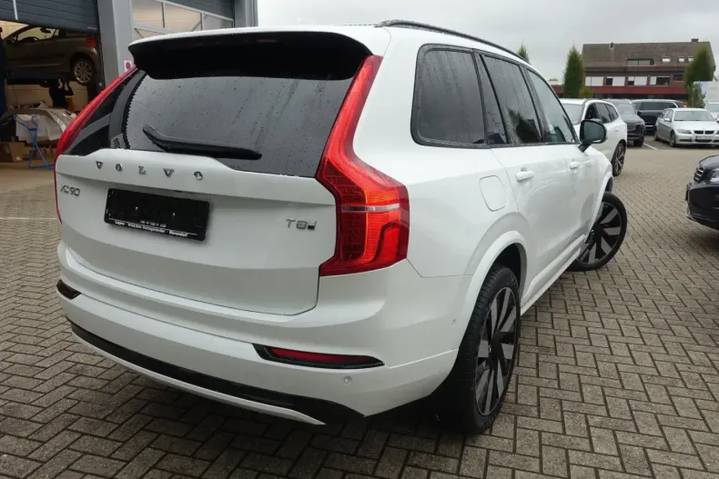 Volvo XC90 din 2024 cu 12.900 km - oferta VOL141789 - foto 2