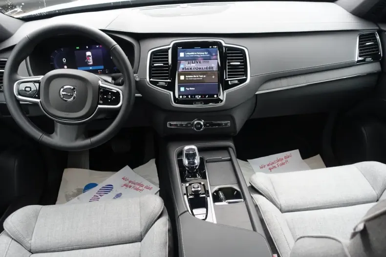 Volvo XC90 din 2024 cu 12.900 km - oferta VOL141789 - foto 12
