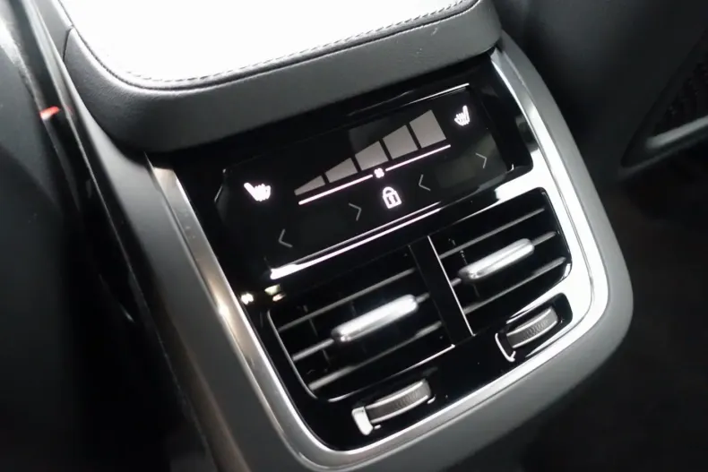 Volvo XC90 din 2024 cu 12.900 km - oferta VOL141789 - foto 16