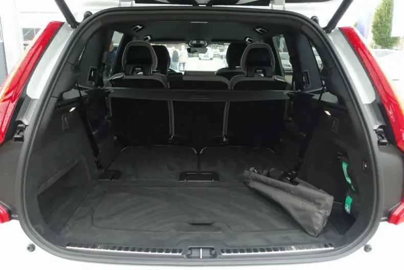 Volvo XC90 din 2024 cu 12.900 km - oferta VOL141789 - foto 22