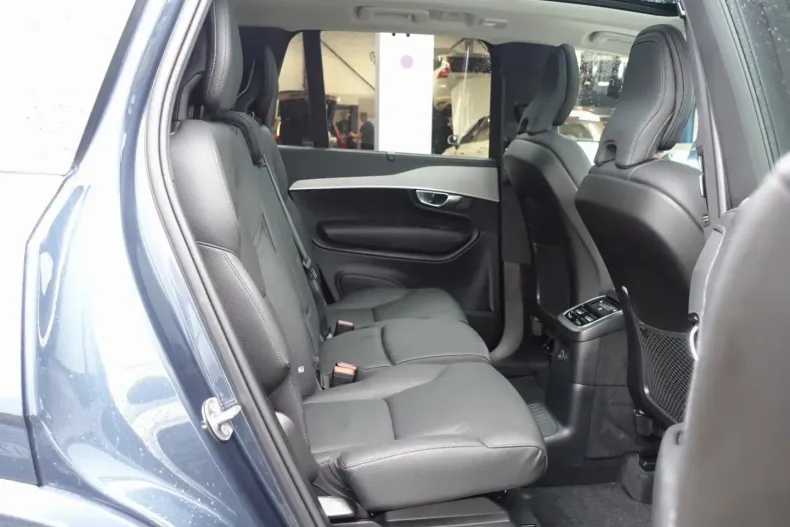 Volvo XC90 din 2024 cu 14.100 km - oferta VOL141791 - foto 11