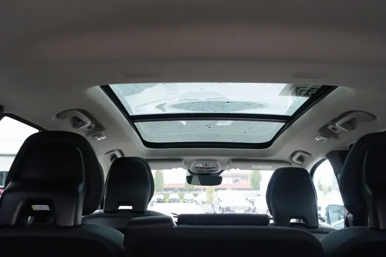 Volvo XC90 din 2024 cu 14.100 km - oferta VOL141791 - foto 17