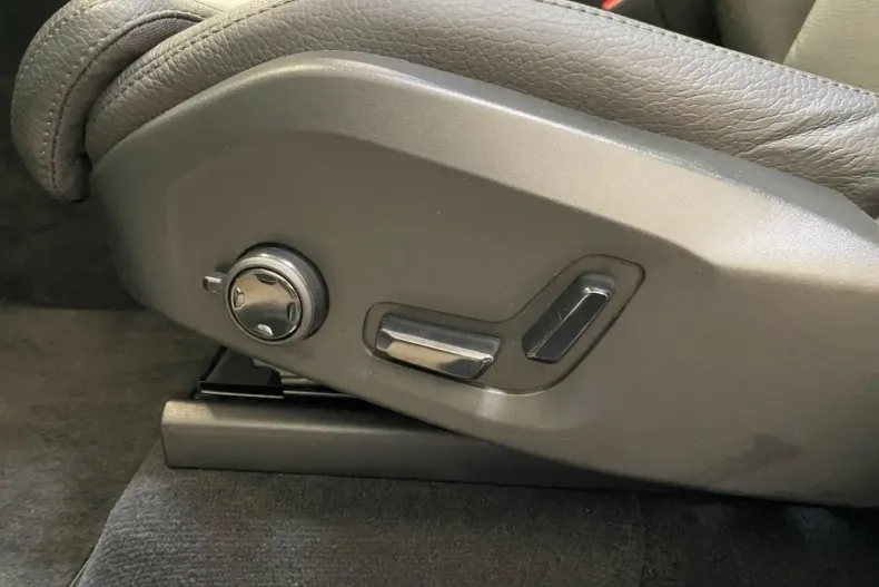 Volvo XC90 din 2024 cu 27.255 km - oferta VOL141794 - foto 9