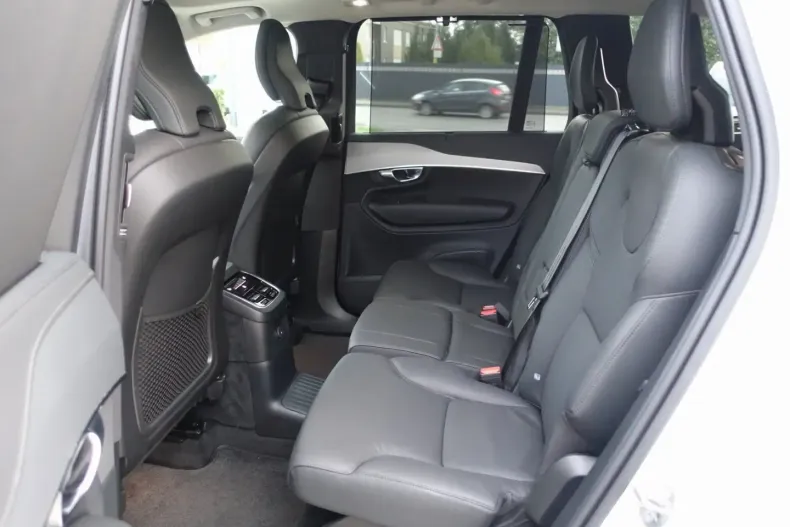 Volvo XC90 din 2024 cu 21.680 km - oferta VOL141796 - foto 11