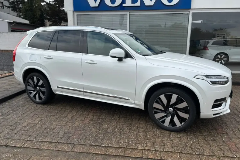 Volvo XC90 din 2024 cu 26.900 km - oferta VOL141797 - foto 6