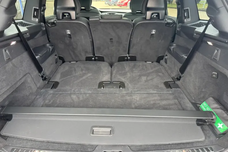 Volvo XC90 din 2024 cu 26.900 km - oferta VOL141797 - foto 9