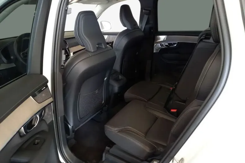 Volvo XC90 din 2025 cu 4.148 km - oferta VOL141799 - foto 8